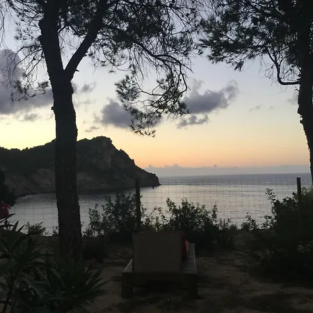 Cala Boix Гостевой дом